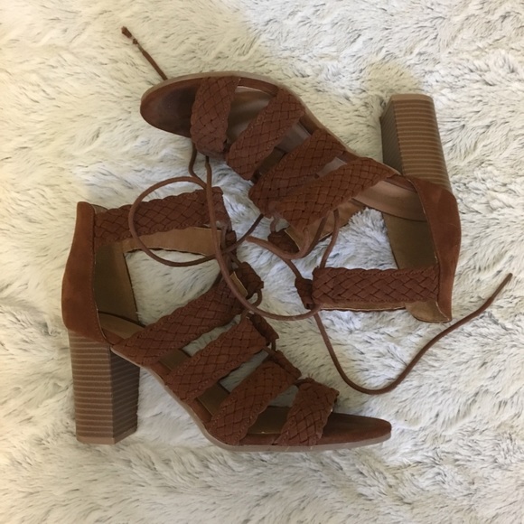 Qupid Shoes - Lace up Heels 💕💕